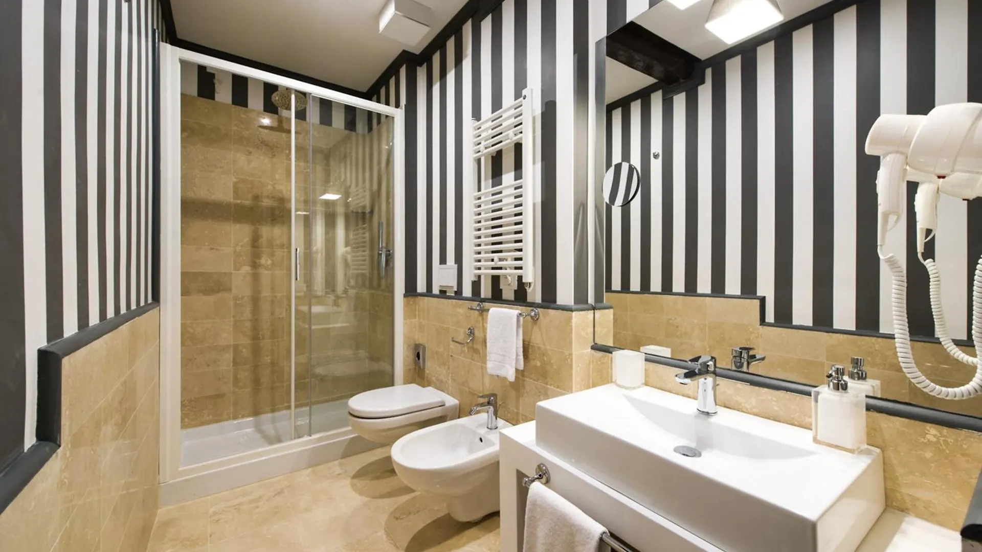 Relais Santa Maria Maggiore Rome Bed & Breakfast